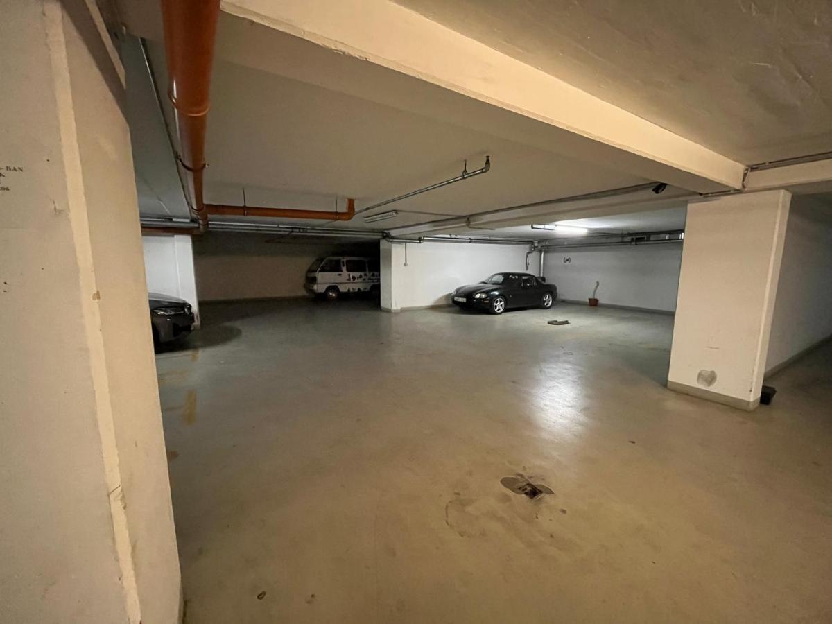 With Free Parking Apartament